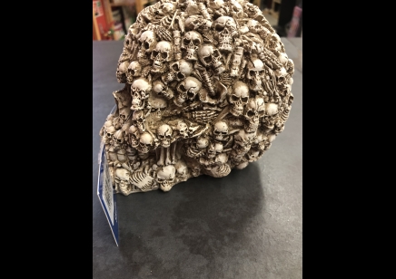 Decorated human skull  5