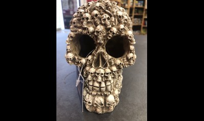 Decorated human skull  5
