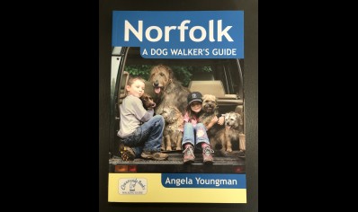 A Dog Walkers Guide-Norfolk Angela Youngman